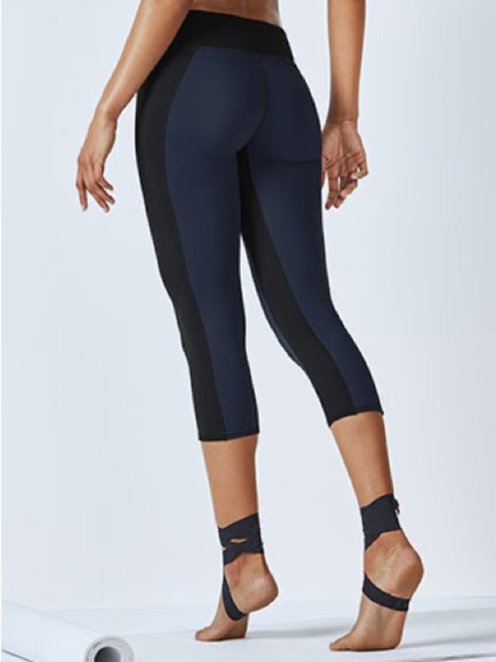 GAP Fit Sculpt Compression Blue and Black Capri Leggings